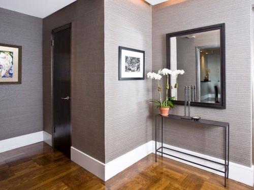 Белые плинтуса на пол. Правильный выбор плинтуса