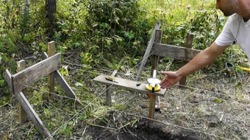 Фундамент под забор из кирпича и профнастила. Забор на ленте с кирпичными столбами