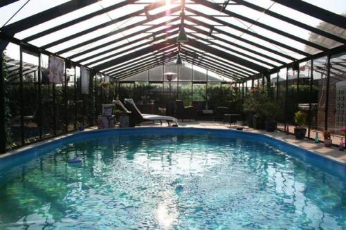 Что такое павильон для бассейна из поликарбоната. Навесы