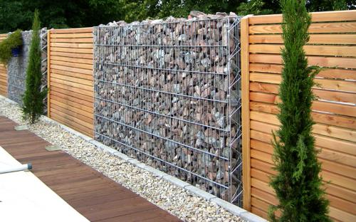 Бюджетный забор своими руками. Какой забор обойдется вам дешевле всего: лучшие варианты недорогих ограждений