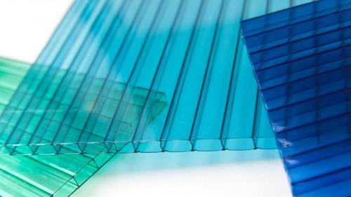 Навесы из поликарбоната для бассейна: практичное и стильное решение 01 Навесы из поликарбоната для бассейна: практичное и стильное решение 01