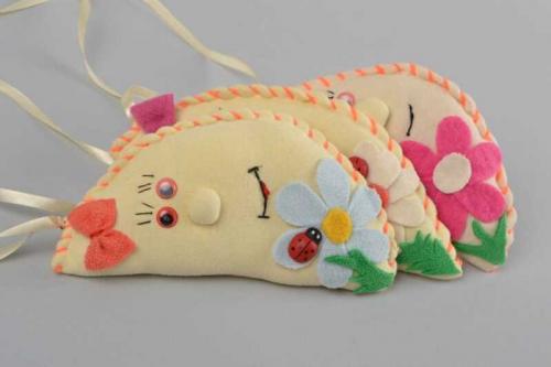 Текстильные поделки для дома своими руками. Поделки из ткани своими руками: мастер-класс для начинающих + 130 фото