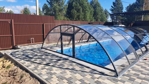 Павильон из поликарбоната для бассейна: современное решение для комфортного отдыха 04