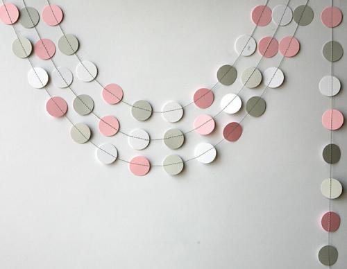 Декор комнаты своими руками из бумаги. Особенности размещения украшений