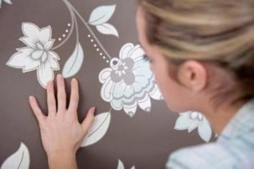 Как очистить бумажные обои от жирных пятен. Способы очистки пятен