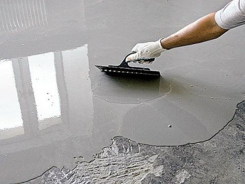 Как поднять деревянный пол. №3. Самовыравнивающиеся смеси