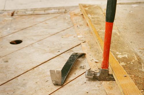 Деревянные полы в старом доме. Демонтаж старой напольной конструкции