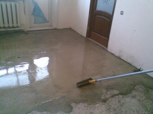 Как поднять деревянный пол. №3. Самовыравнивающиеся смеси