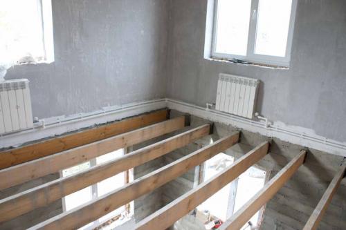 Пол второго этажа по плитам перекрытия. Деревянные перекрытия