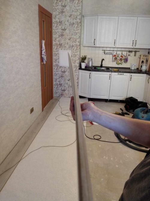 Гуляет пол. Ламинат вздулся, гуляет или ходит после укладки? Как исправить