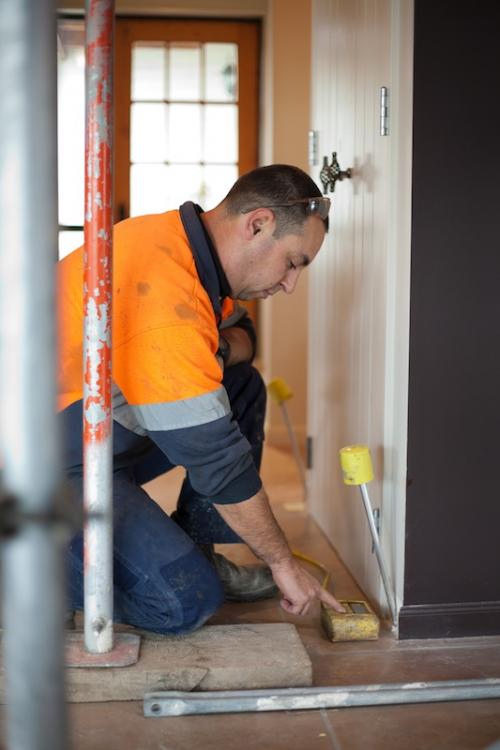 Как выровнять пол в деревянном доме. Когда необходимо выравнивать деревянный пол 03 Как выровнять пол в деревянном доме. Когда необходимо выравнивать деревянный пол 03