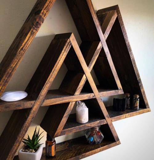 Полка своими руками из подручных материалов. Нескучные полки своими руками: 15 супер-идей и 1 мастер-класс