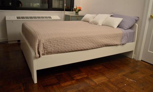 Мягкое изголовье кровати икеа. 5 общих правил при покупке двуспальной кровати в IKEA