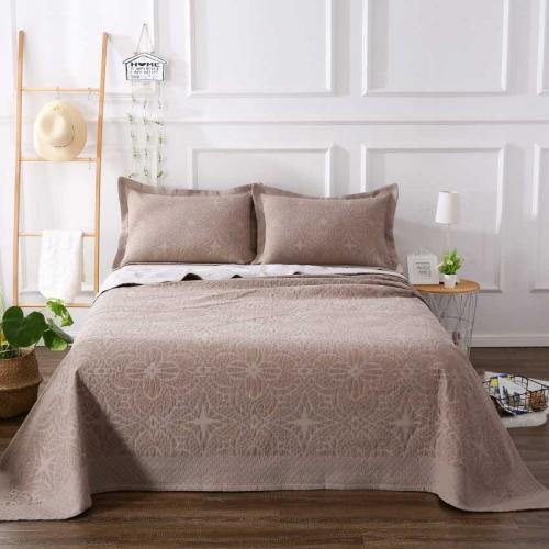 Покрывало на кровать фасоны. Покрывало на кровать в спальню в современном стиле: обзор новинок дизайна + фото