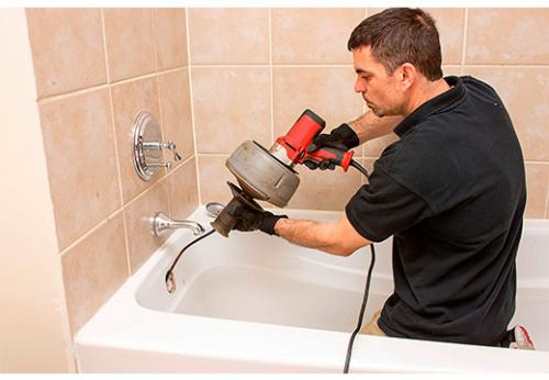 Чем прочистить сливную трубу в ванной. Как прочистить засор в ванне: обзор 15 лучших способов устранения