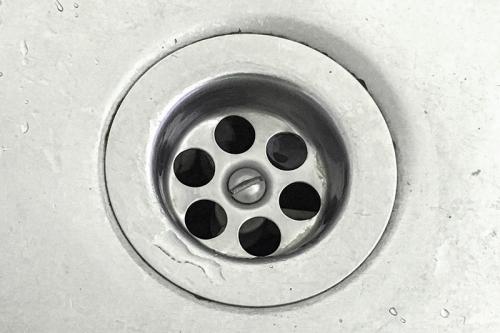 Как прочистить канализацию в частном доме содой. Как прочистить канализацию каустической содой