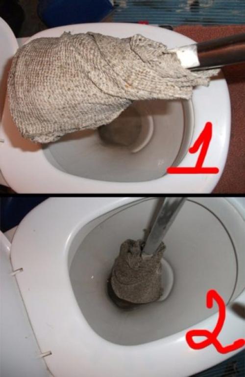 Как устранить засор в унитазе от бумаги. Бумага