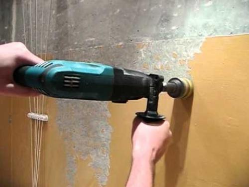 Подготовка стен ванной комнаты под укладку плитки. Удаление старой облицовки