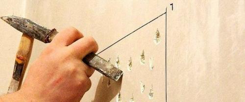 Чем грунтовать старые стены перед укладкой плитки. Очистка поверхности облицовки от кафеля и грунтовки