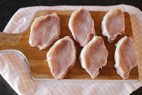 Как правильно нарезать мясо для отбивных. Мои отбивные всегда получаются сочными и с хрустящей корочкой. Я все время пользуюсь мамиными секретами 01