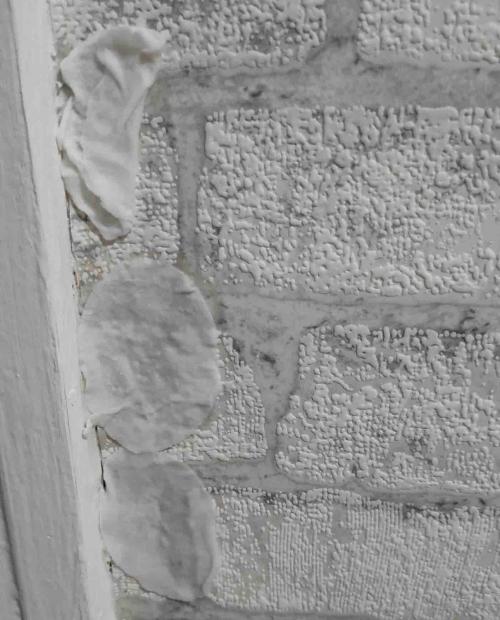 Как отбелить пожелтевшие обои. Как убрать желтые пятна на обоях