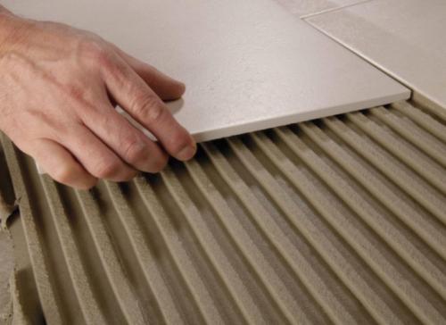 Как класть плитку на пол в ванной. Пошаговая инструкция