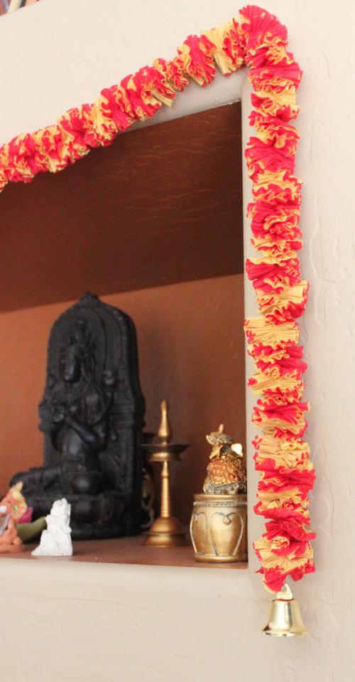 Декор из бумаги на стену. Особенности размещения украшений