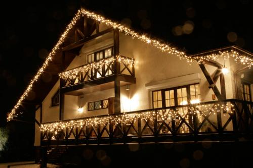 ТОП-100 лучших идей, как украсить квартиру На Новый год 2022. Как украсить дом снаружи