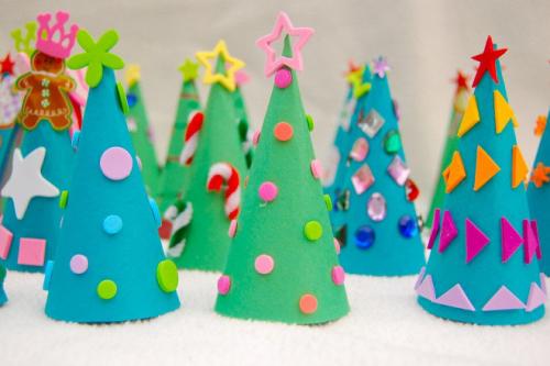 Украшения на Новый год своими руками из бумаги. Новогодние поделки из бумаги своими руками 2023