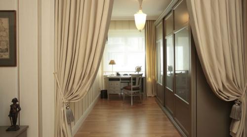 Как создать зонирование гостиной от коридора: практические советы 07