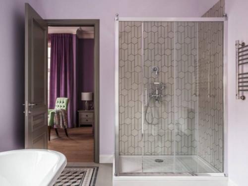 Дизайн укладки плитки в ванной. Раскладка плитки в ванной: красивые варианты, стильные идеи укладки и правила выбора материалов (100 фото и видео)