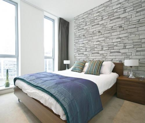 Серые обои в интерьере спальни. Серые обои в спальне: красивые решения сочетания серого цвета в оформлении стен спальной комнаты (фото новинки 2021 года)