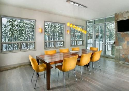 Бело серый ламинат в интерьере. Секреты использования