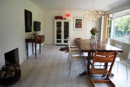 Бело серый ламинат в интерьере. Секреты использования