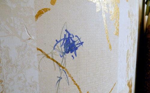 Какие средства для мытья флизелиновых обоев лучше всего использовать. Чем отчистить флизелиновые и виниловые обои