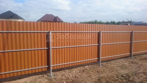 Как собрать забор из профнастила: простой и понятный способ 02 Как собрать забор из профнастила: простой и понятный способ 02