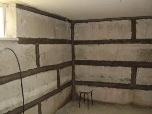 Какие факторы необходимо учитывать при выборе материалов для отделки стен в подвале. Внутренняя отделка стен цокольного этажа. Наружные работы