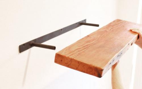 Как избежать повреждения стены при установке полки на стене. Как повесить полку на стену, если она крошится при сверлении