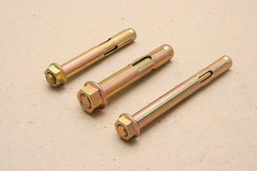 Как избежать повреждения стены при установке полки на стене. Как повесить полку на стену, если она крошится при сверлении