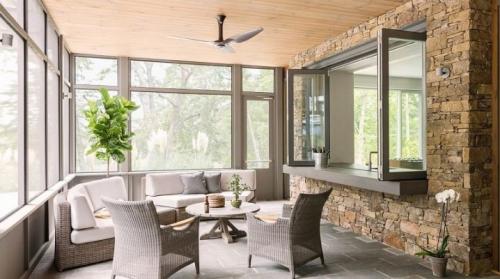 Чем обшить террасу снаружи. Варианты отделки веранды