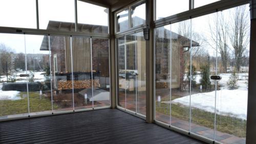 Как выбрать подходящий дизайн для переделки открытой веранды в закрытую. Закрытая веранда: возможное превращение открытой пристройки