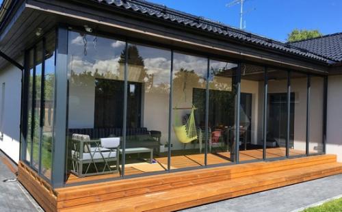 Как выбрать подходящий дизайн для переделки открытой веранды в закрытую. Закрытая веранда: возможное превращение открытой пристройки