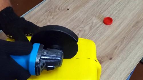 Контейнер из пластиковой канистры. Процесс изготовления кейса