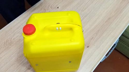 Контейнер из пластиковой канистры. Процесс изготовления кейса