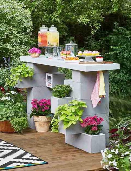 Какие подручные материалы можно использовать для садовых поделок. Поделки для дачи из подручных материалов своими руками (новинки с фото)