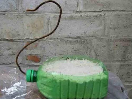 Какие подручные материалы можно использовать для садовых поделок. Поделки для дачи из подручных материалов своими руками (новинки с фото)