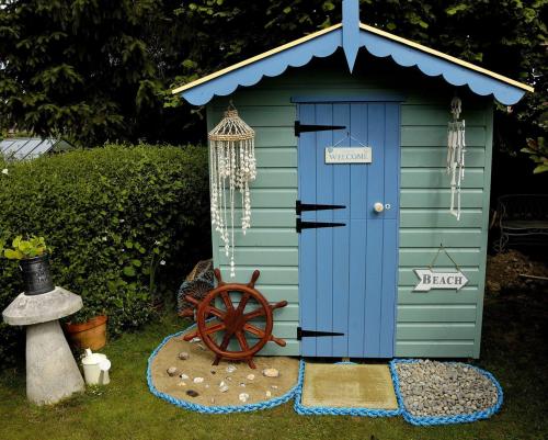 Теплый туалет на веранде. Теплый туалет на даче и в частном доме своими руками