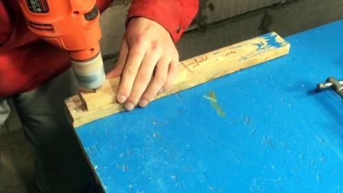 Лайфхаки из канистры. Процесс изготовления выдвижных ящиков под верстак из использованных пластиковых канистр