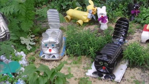 Поделки из пластиковых бутылок для клумбы. Клумба из бутылок — мастер-класс изготовления оригинальных клумб. 120 фото оформления клумбы при помощи пластика