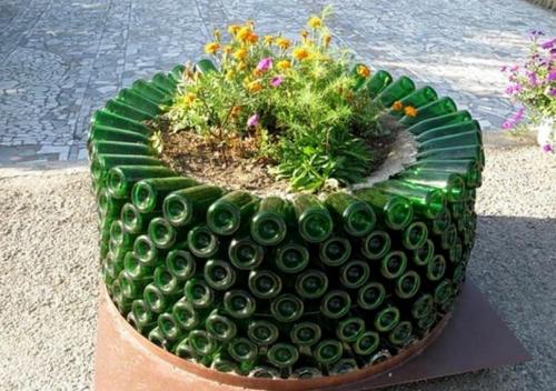 Поделки из пластиковых бутылок для клумбы. Клумба из бутылок — мастер-класс изготовления оригинальных клумб. 120 фото оформления клумбы при помощи пластика